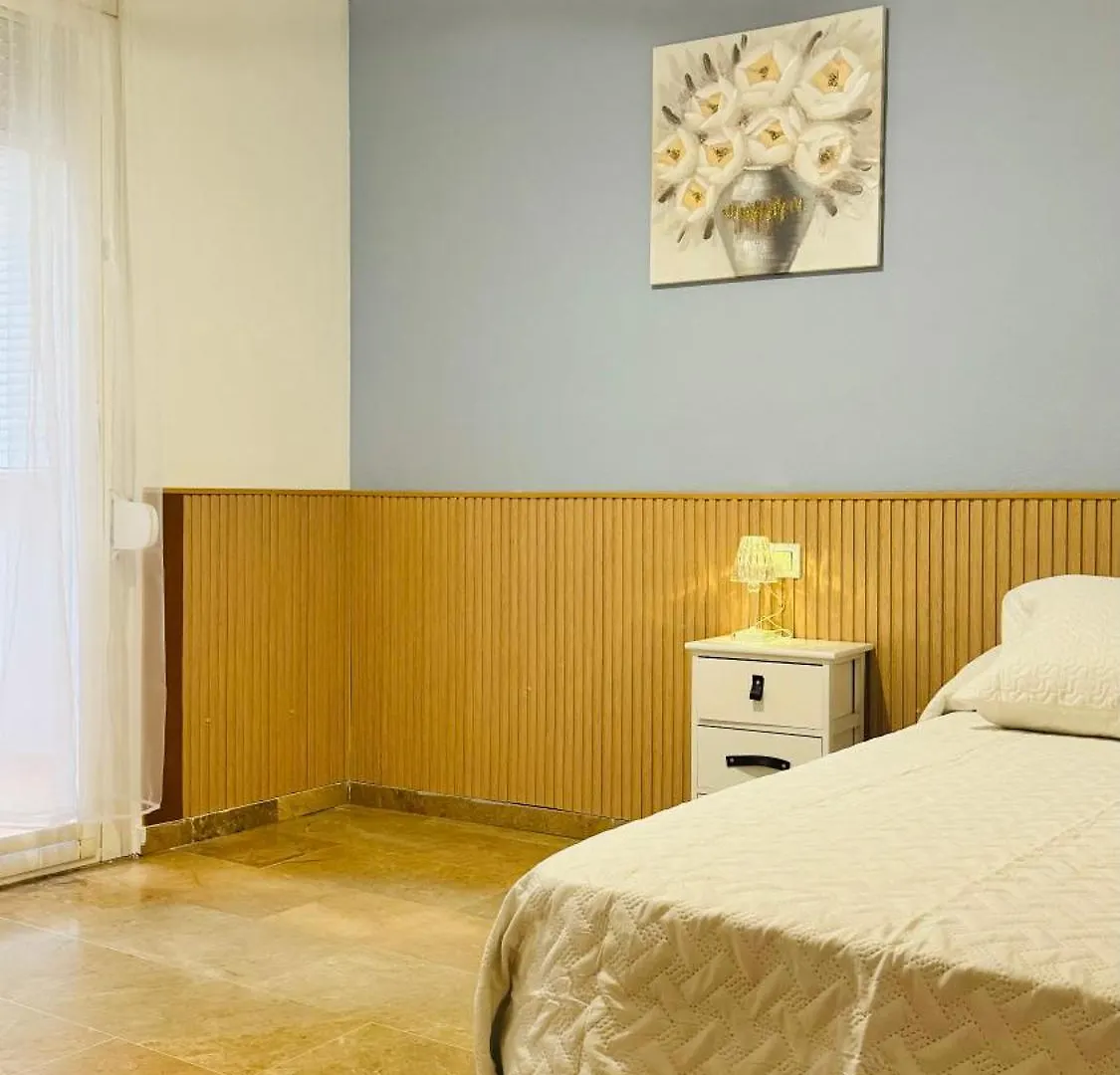 Torrevida 80 Metros De La Playa Y Piscina Abierta Apartman Rincón de la Victoria